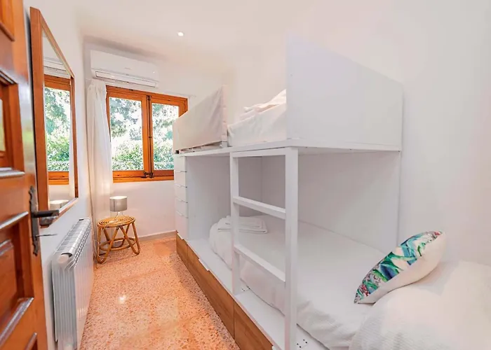 Mir Ruth By Sealand *