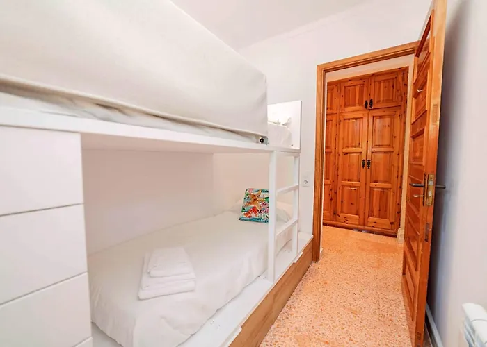 Mir Ruth By Sealand Villa *